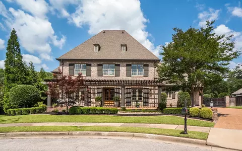 2877 Rue Jordan Cv, Germantown, TN 38138
