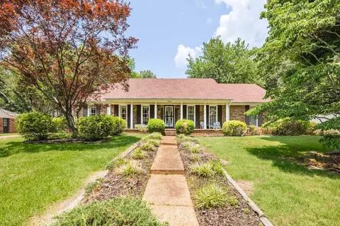 8388 Rembrook Dr, Cordova, TN 38016