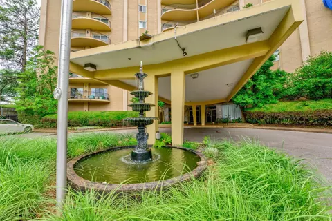 475 N Highland St #8M, Memphis, TN 38122