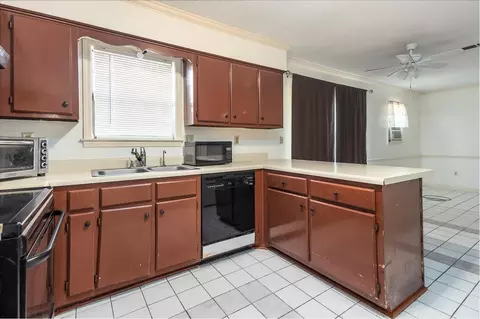 3607 Foxfield Trl, Memphis, TN 38135 photo 9
