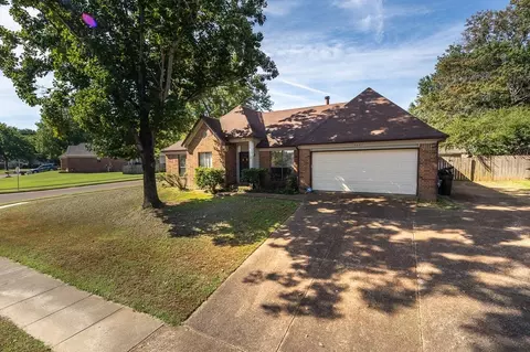 3607 Foxfield Trl, Memphis, TN 38135 photo 1