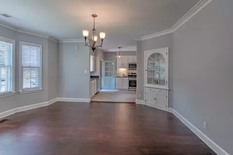 978 E Rainbow Dr, Memphis, TN 38107 photo 5
