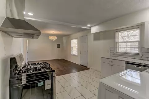 1371 Cherry Rd, Memphis, TN 38117 photo 8