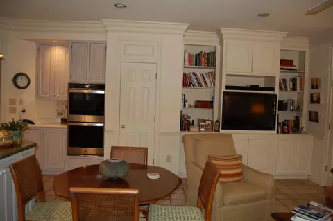 963 E Riverwalk Dr, Memphis, TN 38120 photo 9