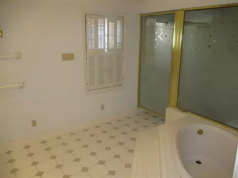 289 Woodmont Dr, Memphis, TN 38117 photo 14