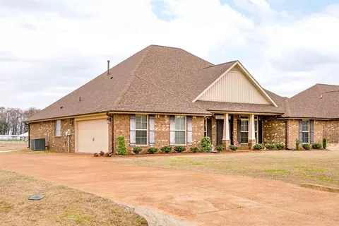 4792 Arrowhead Ln, Olive Branch, MS 38654 photo 2