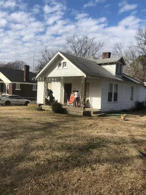 30 E Mckellar Ave, Memphis, TN 38109 photo 1