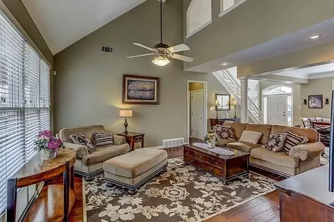 516 Glenogle Ln, Collierville, TN 38017 photo 6