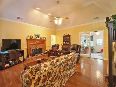 932 Moorefield Rd, Collierville, TN 38017 photo 3