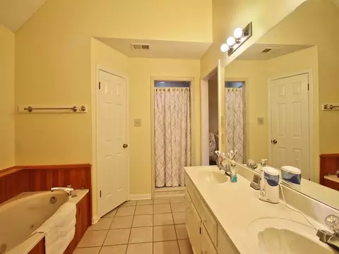 932 Moorefield Rd, Collierville, TN 38017 photo 10