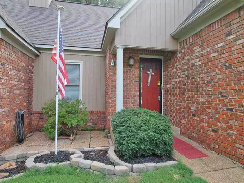 932 Moorefield Rd, Collierville, TN 38017 photo 2