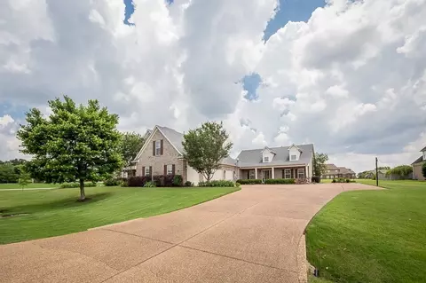 9144 Sandy Dr, Olive Branch, MS 38654 photo 2