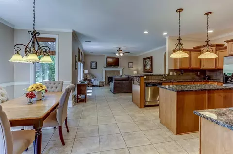 1073 E Old Hearthstone Cir, Collierville, TN 38017 photo 5