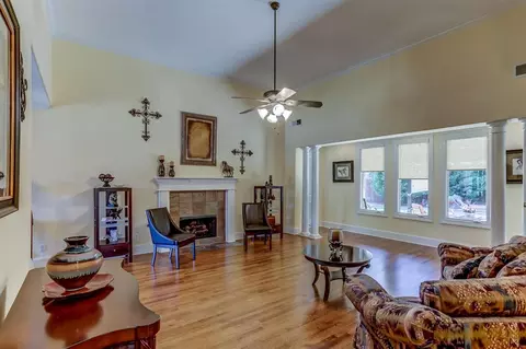 1073 E Old Hearthstone Cir, Collierville, TN 38017 photo 3