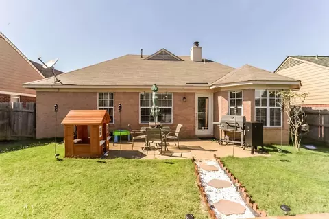 9209 Ontario Dr, Olive Branch, MS 38654 photo 2
