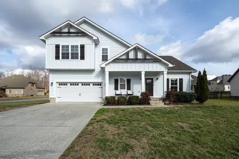 1001 Chagford Dr, Clarksville, TN 37043