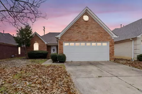 8260 Clubview Dr, Olive Branch, MS 38654