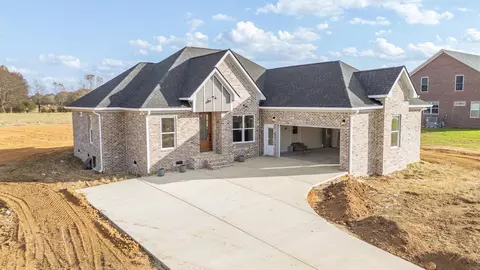 100 Belvedere Cir, Savannah, TN 38372