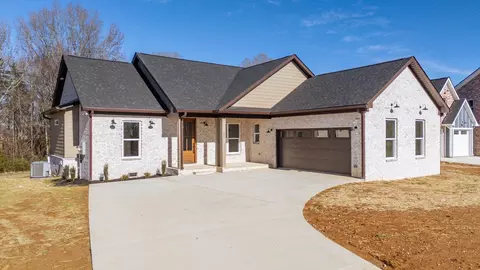 200 Belvedere Cir, Savannah, TN 38372
