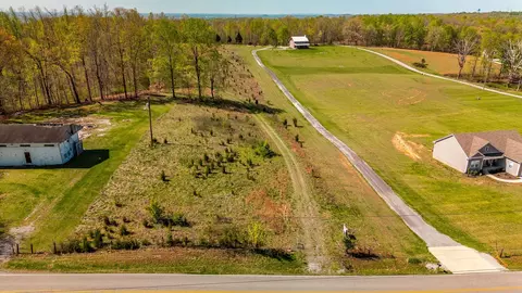 664 S Tunnel Rd, Gallatin, TN 37066