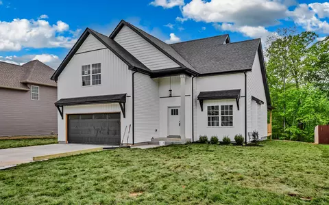 246 Wayne Hall Rd, Clarksville, TN 37040