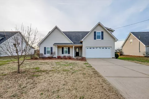 710 Fleming Farms Dr, Murfreesboro, TN 37128