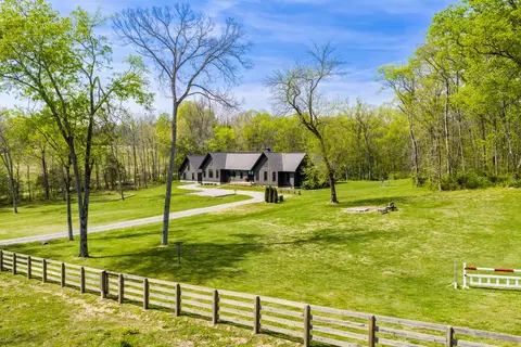 934 Hickory Hills Dr, Franklin, TN 37067