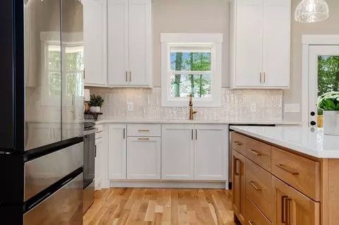 Kitchen - 4345 S Garrett Rd, Springfield, TN 37172 photo 4 of 4