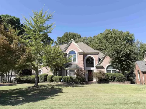 8820 River Rise Dr, Cordova, TN 38016