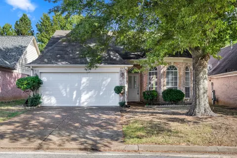 9762 Misty Bay Cv, Arlington, TN 38002