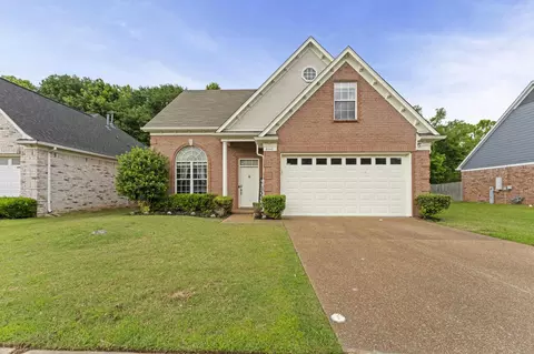 8140 Fleets Run Dr, Cordova, TN 38018