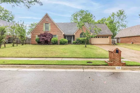 765 Cairn Creek Dr, Cordova, TN 38018