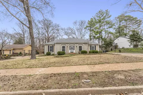 8260 Rembrook Dr, Cordova, TN 38016
