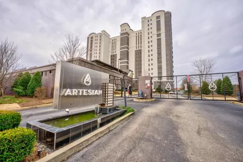 717 Riverside Dr #808, Memphis, TN 38103