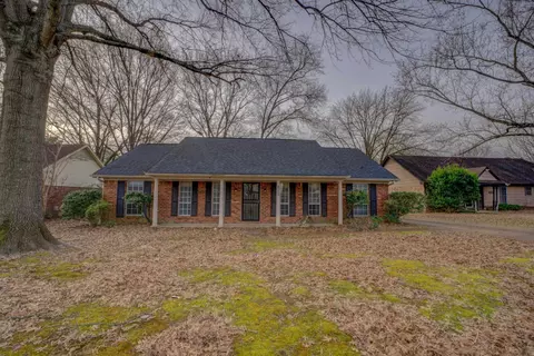 6725 Rockingham Rd, Memphis, TN 38141
