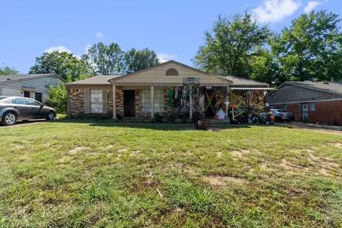 5581 Apple Blossom Dr, Memphis, TN 38115