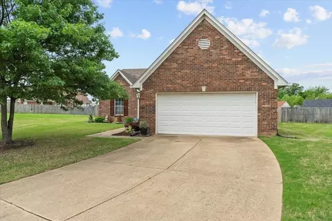 1825 Honey Jack Cv, Southaven, MS 38671