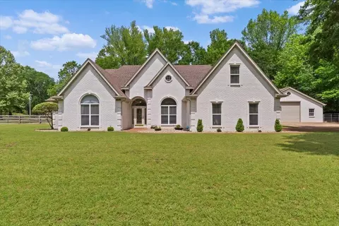 14414 Hedge Row Cv, Olive Branch, MS 38654