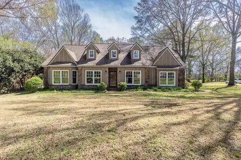 3594 Crestwyn Dr, Memphis, TN 38138