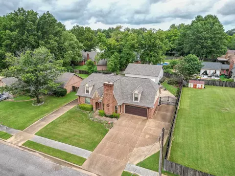 7820 Macon Rd, Cordova, TN 38018