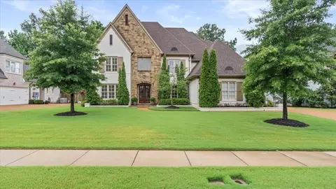 10395 Buckley Briar Ln, Collierville, TN 38017