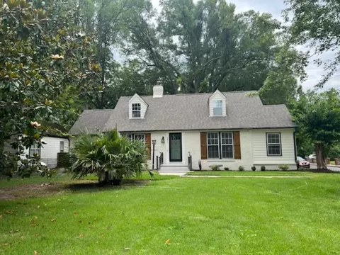 3671 Poplar Ave, Memphis, TN 38111
