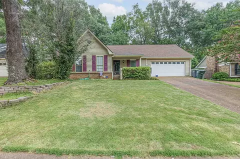 8124 Cairn Dr, Cordova, TN 38018