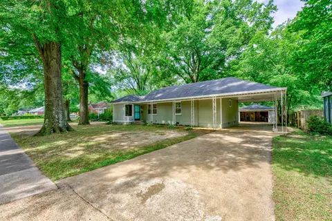 1163 Colonial Rd, Memphis, TN 38117
