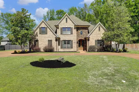 8836 River Meadow Dr, Cordova, TN 38018