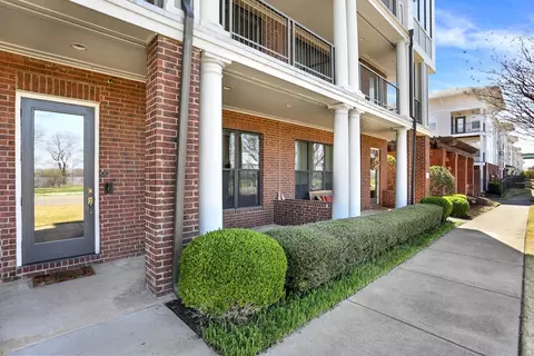 358 N Island Dr #102, Memphis, TN 38103