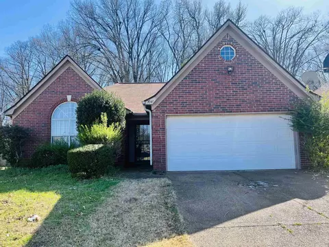 7043 Showboat Ln, Cordova, TN 38018