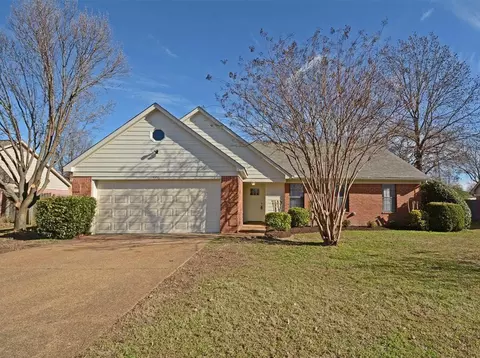 5356 Ross Rd, Memphis, TN 38141