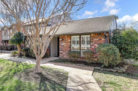 936 Rustling Oaks Cir, Memphis, TN 38117