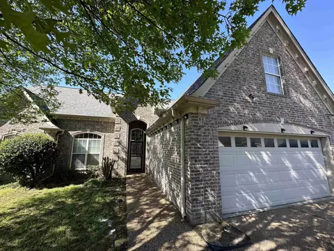 7176 Brook Mill Dr, Memphis, TN 38125